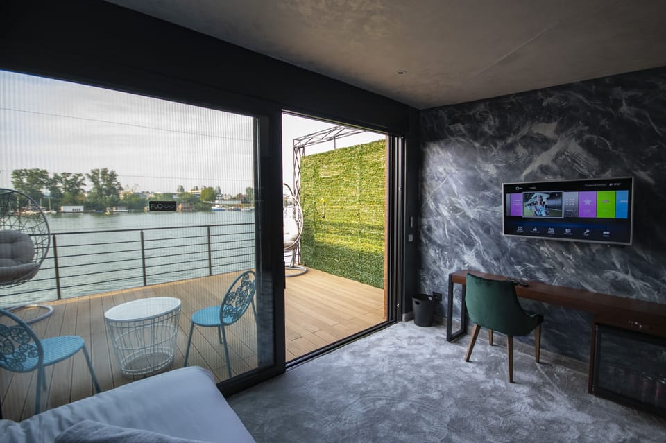 Apartment (A3) | Living area | LED TV