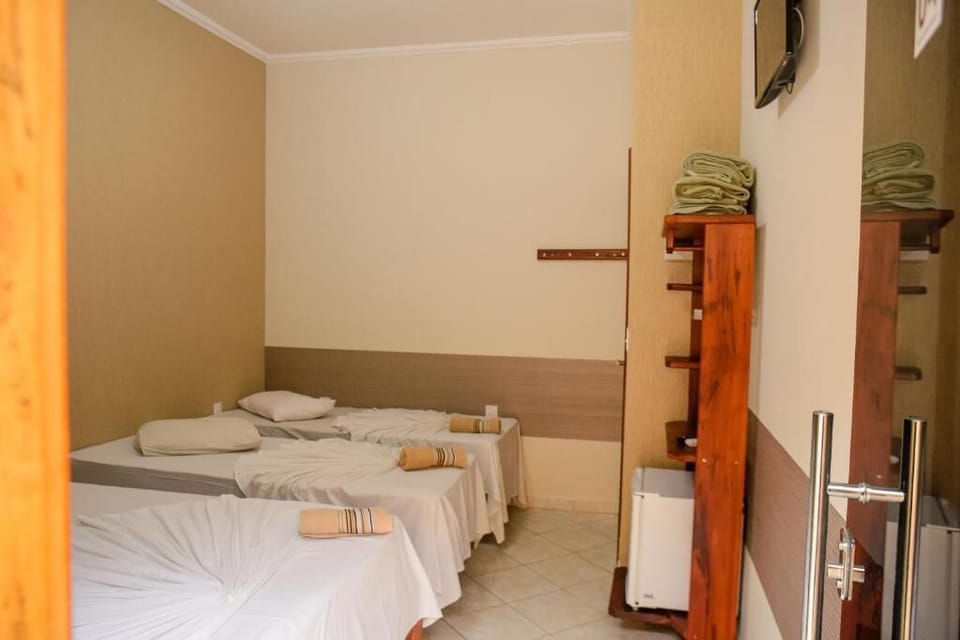 Minibar, iron/ironing board, free WiFi, bed sheets