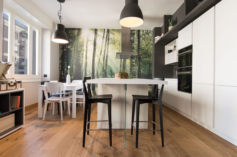 Comfort Apartment, 3 Bedrooms | Private kitchen | Full-size fridge, microwave, oven, stovetop