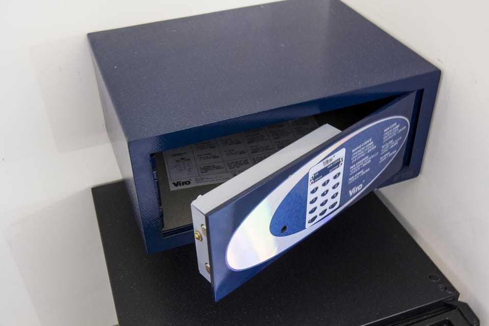 Minibar, in-room safe, desk, free WiFi