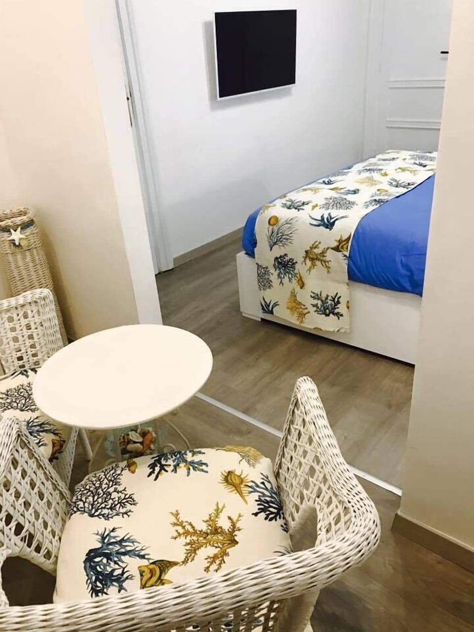 Double Room | Living area | Smart TV