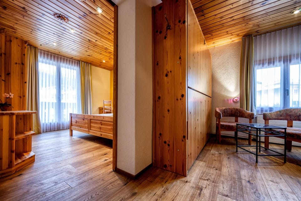 In-room safe, desk, blackout drapes, free WiFi