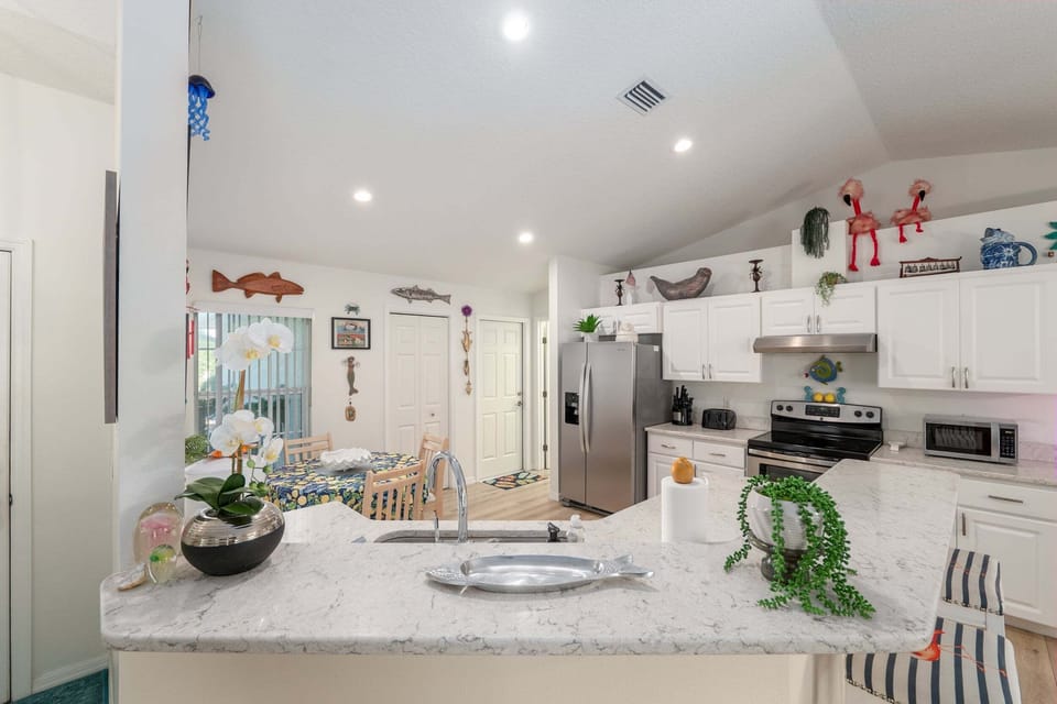 House, 3 Bedrooms | Private kitchen | Coffee/tea maker, fridge, oven, toaster
