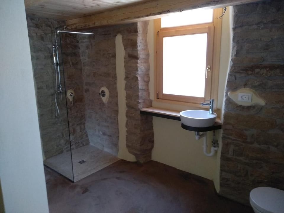 Free toiletries, hair dryer, bidet, towels