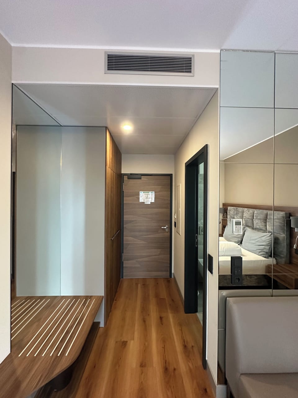 Comfort Double Room | Living area | 43-inch flat-screen TV with satellite channels, TV