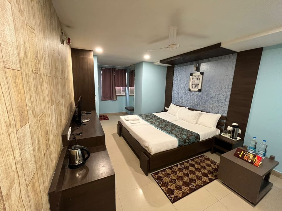 Deluxe Room | Laptop workspace, WiFi (free)