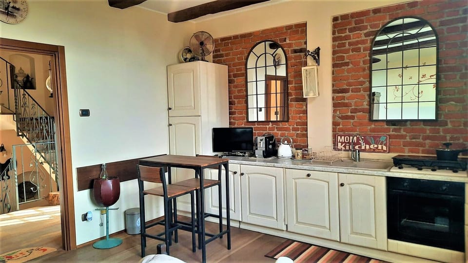 Design Double Room, 1 Double Bed, Non Smoking, Mountain View (Lanterna) | Individually decorated, individually furnished, desk, laptop workspace