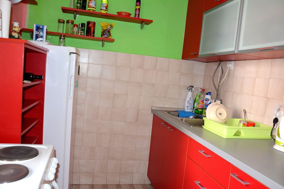 8 Bed Mixed Dormitory Room | Private kitchen