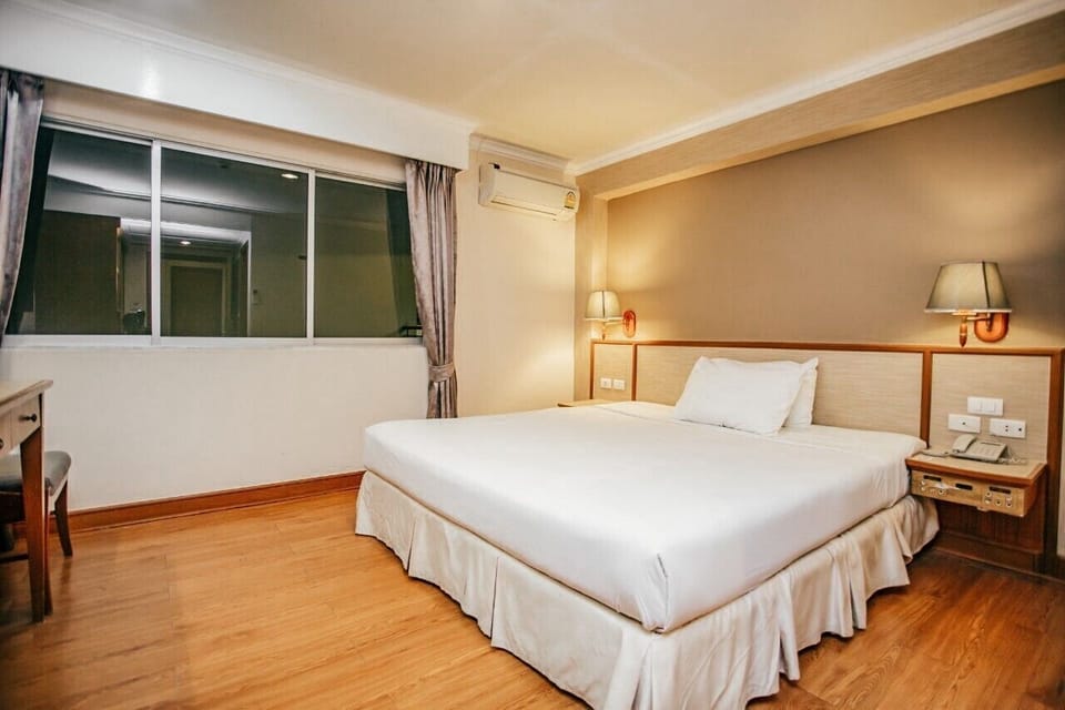 Standard Double Room | Free WiFi, bed sheets