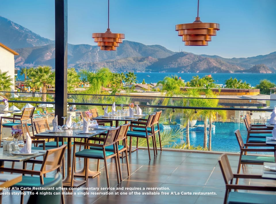 3 restaurants, breakfast, lunch, dinner served; international cuisine