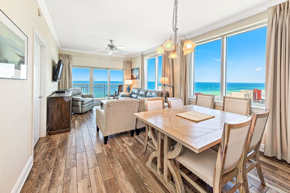 Condo, 2 Bedrooms, Balcony, Beach View (1509) | In-room dining
