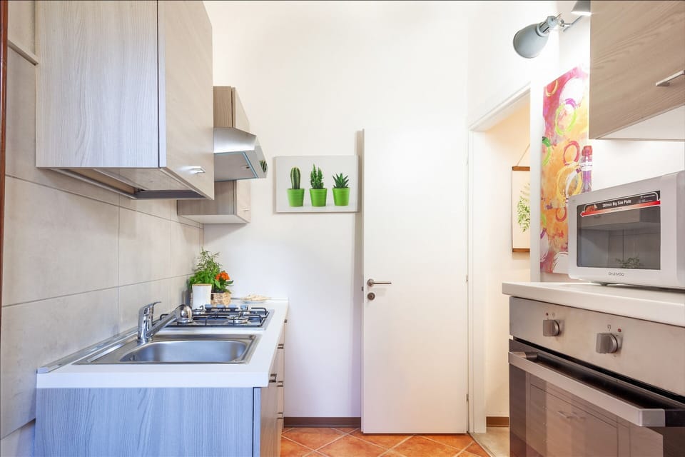 Apartment, 2 Bedrooms | Private kitchen | Fridge, microwave, oven, stovetop