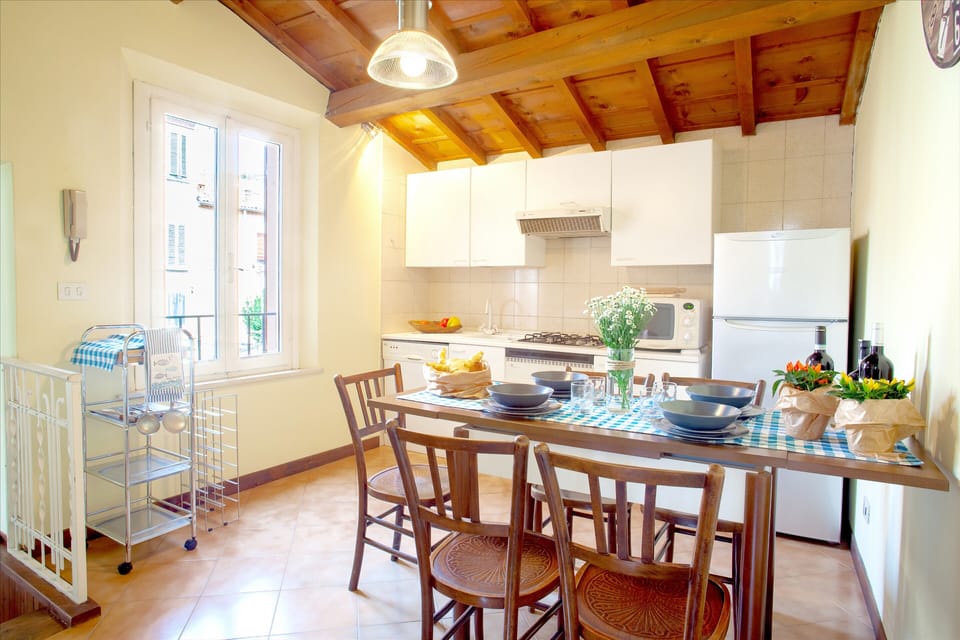 Apartment, 2 Bedrooms | In-room dining