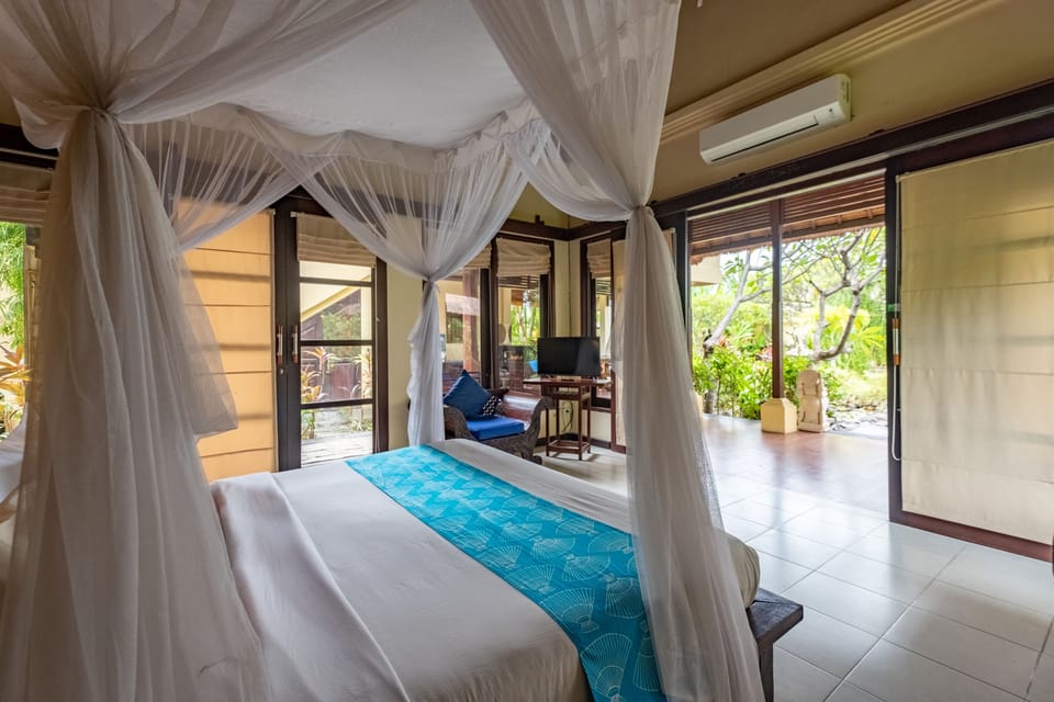 Lotus Garden View Villa No.7 | Minibar, in-room safe, desk, iron/ironing board