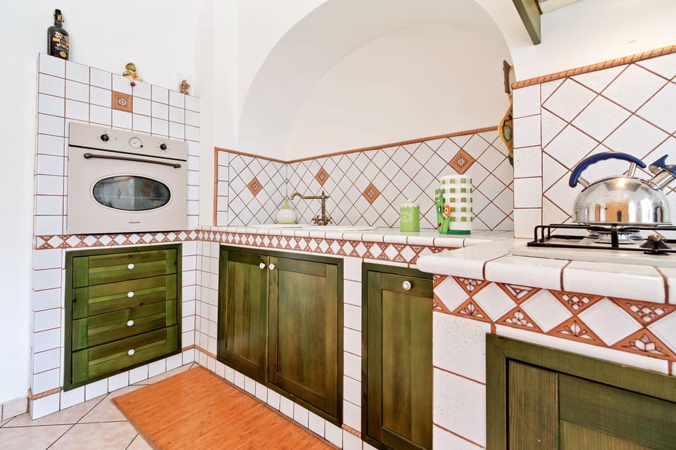 Apartment, 2 Bedrooms | Private kitchen | Full-size fridge, microwave, oven, stovetop
