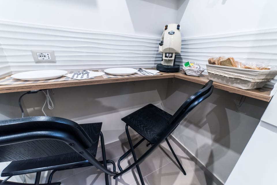 Free daily self-serve breakfast