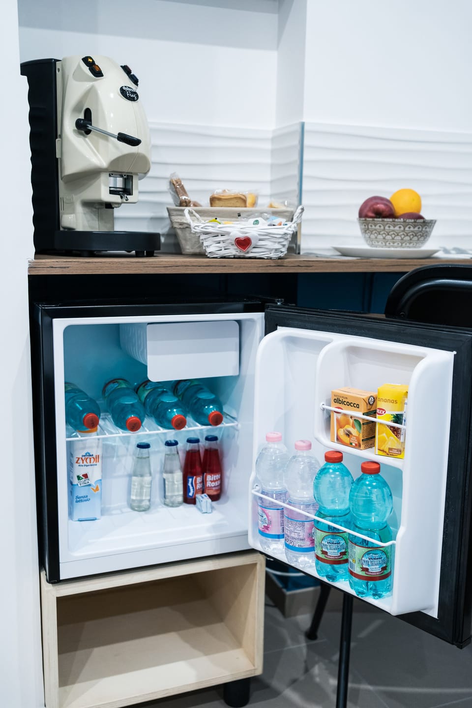 Free daily self-serve breakfast