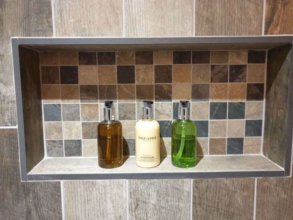 Superior Suite (Copperbeech) | Bathroom