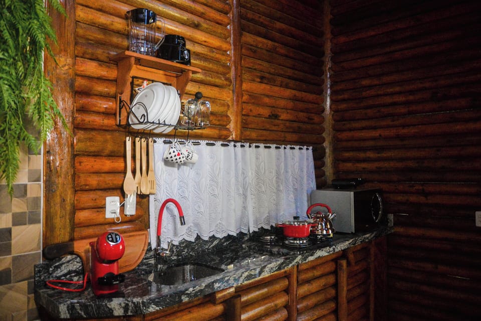 Honeymoon Chalet | Private kitchen | Fridge, microwave, oven, blender