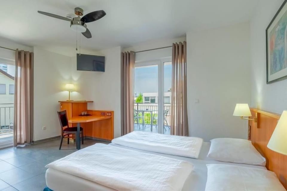 Minibar, in-room safe, desk, laptop workspace