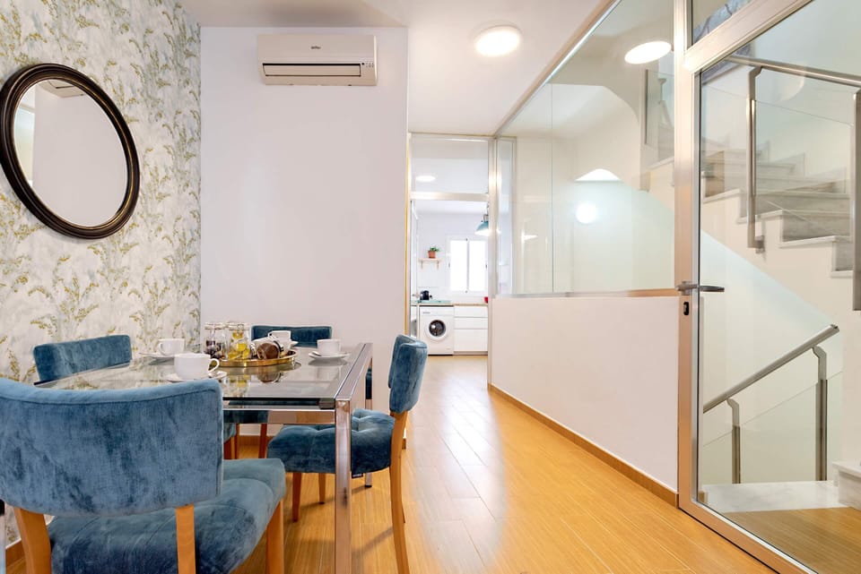 Apartment (2 Bedrooms) | In-room dining