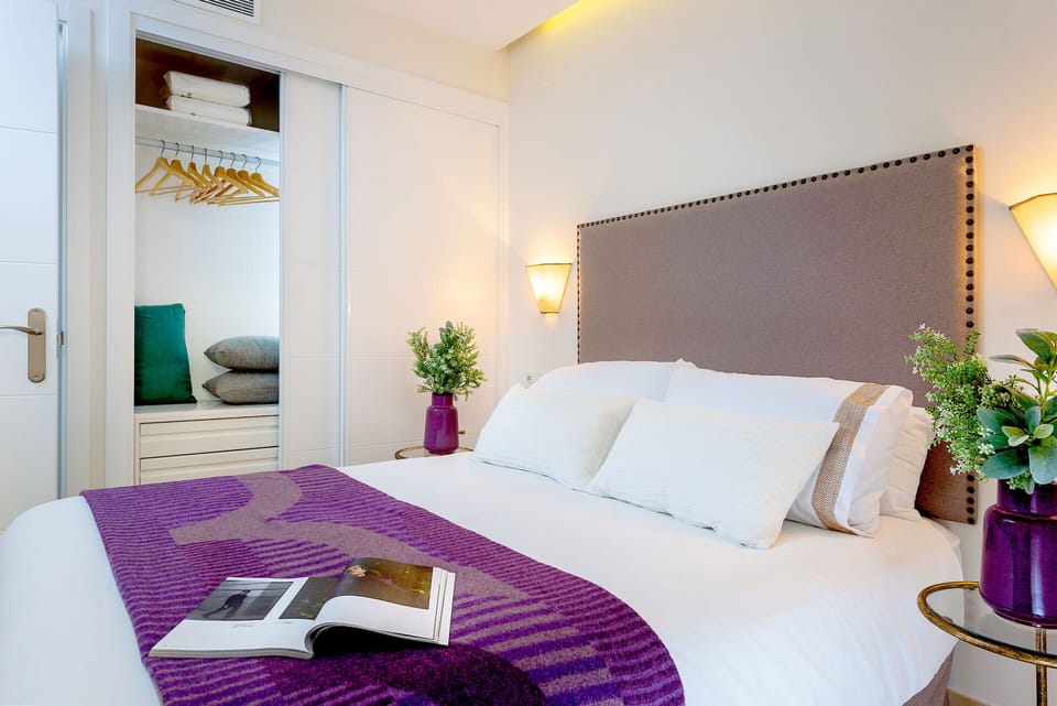 Apartment (1 Bedroom) | 1 bedroom, iron/ironing board, free WiFi, bed sheets