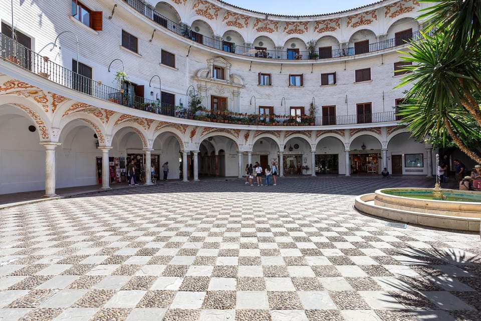 Genteel Home Cabildo IV Apartment in Seville