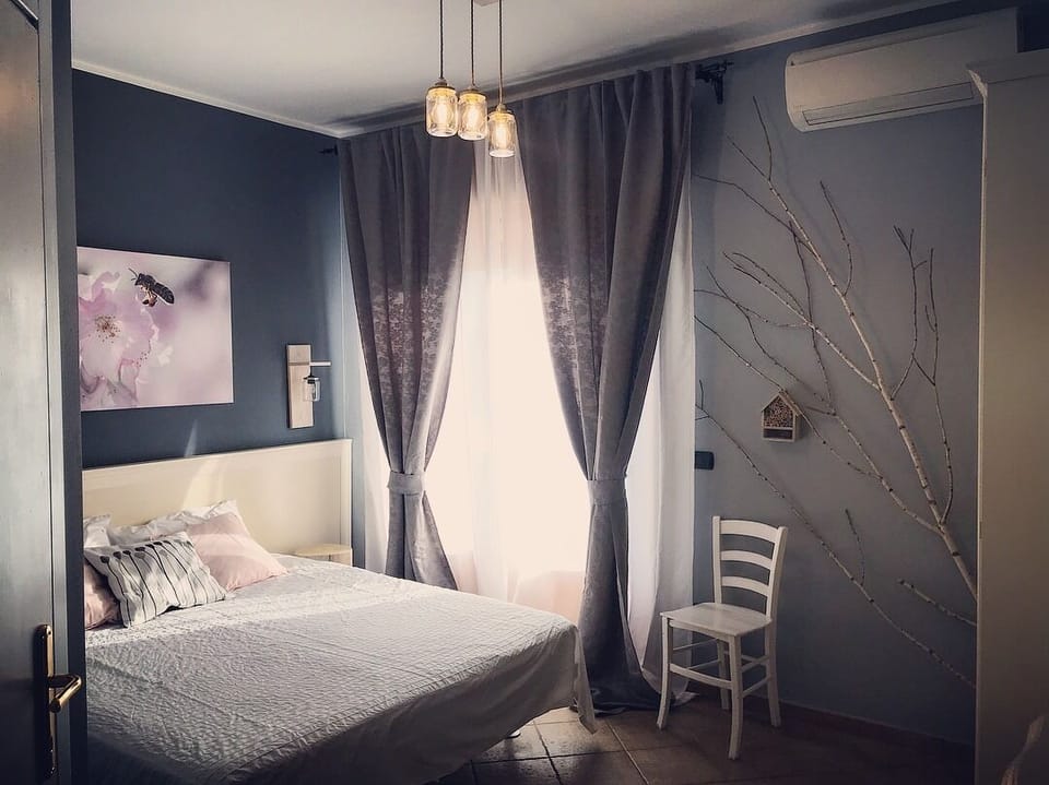 Double Room | Desk, free cribs/infant beds, free WiFi, bed sheets