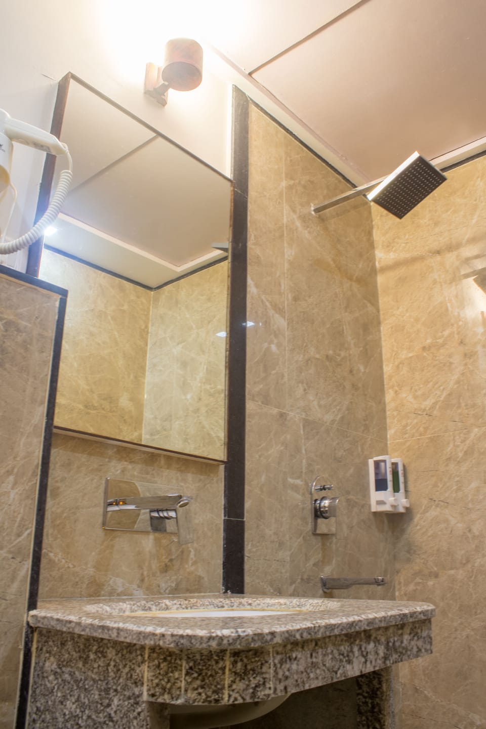 Premium Deluxe Room | Bathroom | Shower, towels