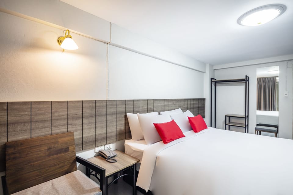 Standard Double Room - No Parking | Desk, laptop workspace, blackout drapes, free WiFi