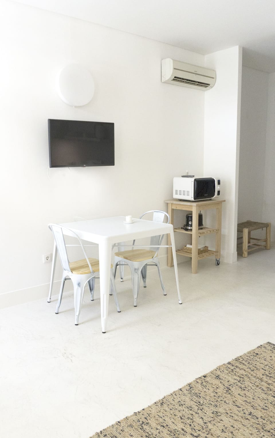 City Apartment | In-room dining