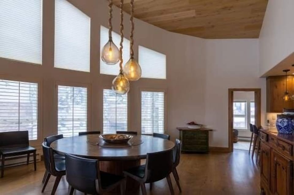 Apartment, 5 Bedrooms | Interior