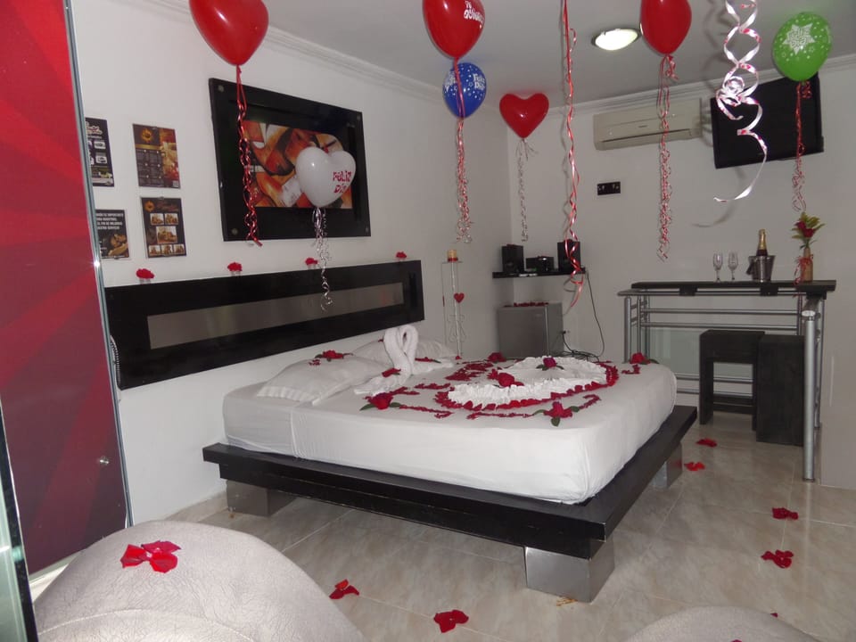 Basic Room | 1 bedroom, blackout drapes, WiFi (free), bed sheets