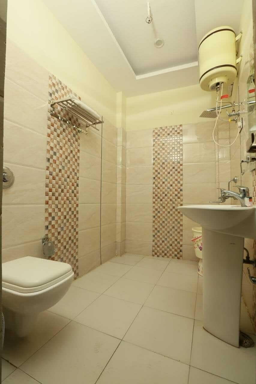 Shower, free toiletries, towels, soap