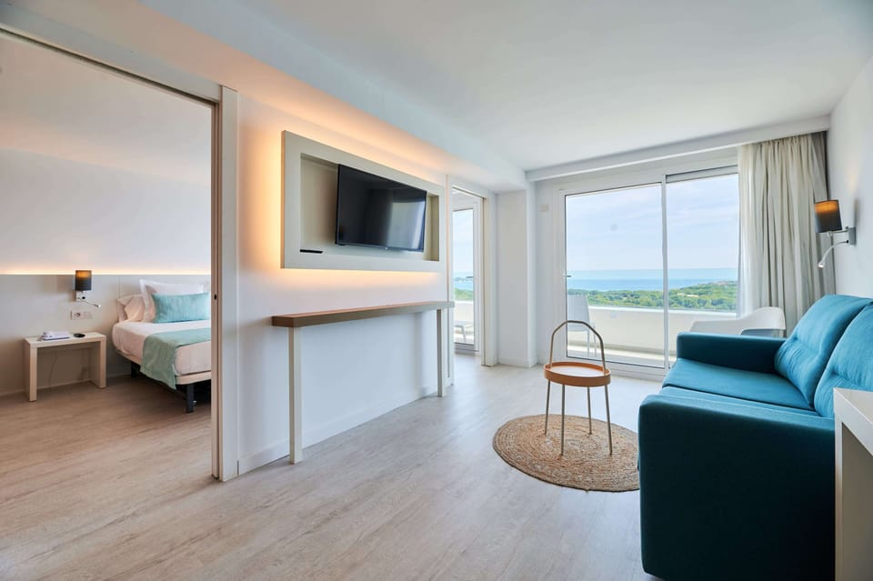 In-room safe, desk, blackout drapes, free WiFi