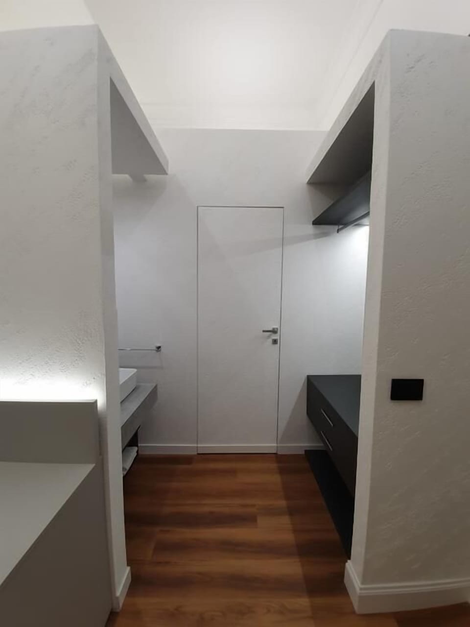 Design Double or Twin Room, Balcony (3-4) | Bathroom | Shower, hair dryer, bidet, towels