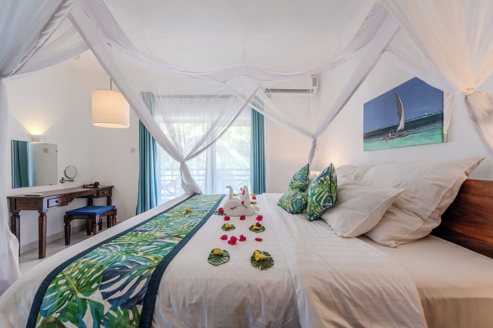 Classic Double or Twin with Balcony | In-room safe, desk, free cribs/infant beds, free WiFi