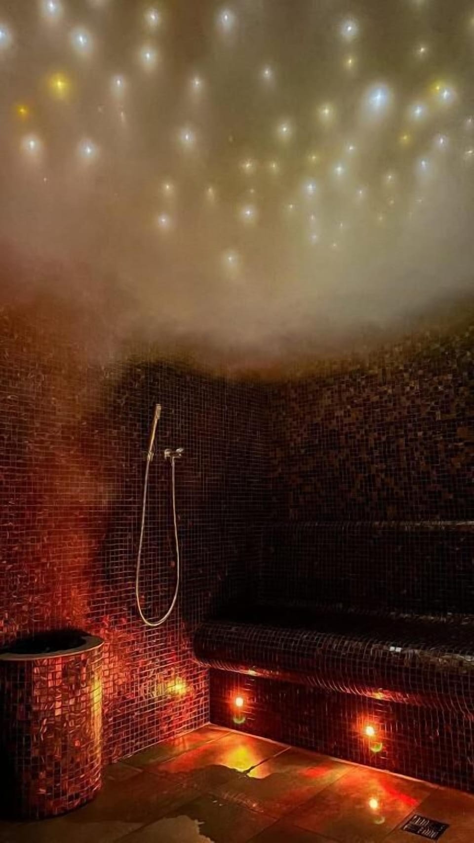 Sauna, hot tub, steam room, Swedish massages, massages