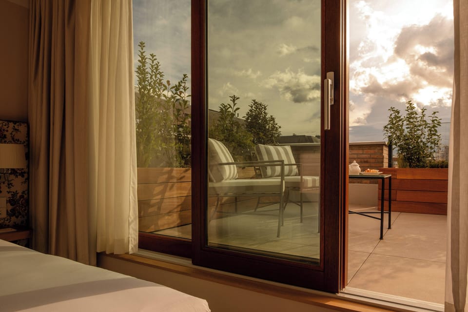 Classic Room, Terrace | Minibar, in-room safe, desk, soundproofing