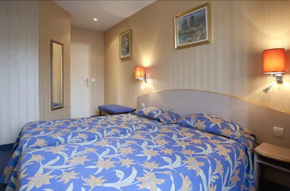 In-room safe, soundproofing, free WiFi