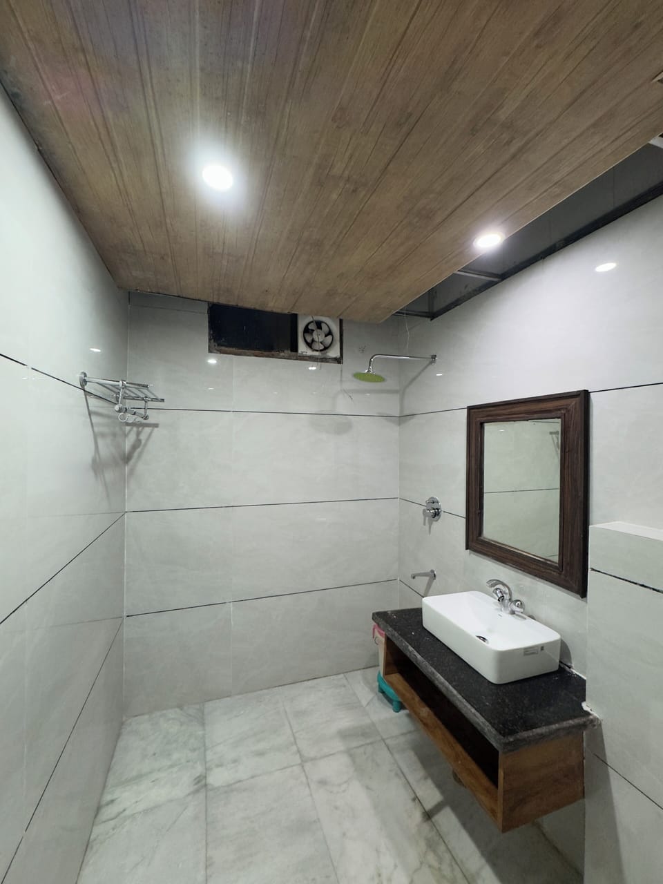 Four Bed Family Room AC | Bathroom | Shower, towels