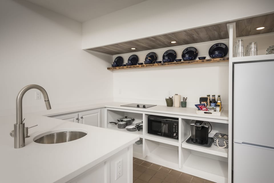 2 Bedroom Townhouse | Private kitchen | Mini-fridge, coffee/tea maker, electric kettle