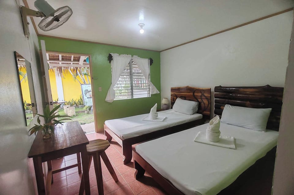 Standard Twin Room | Desk, iron/ironing board (on request), bed sheets