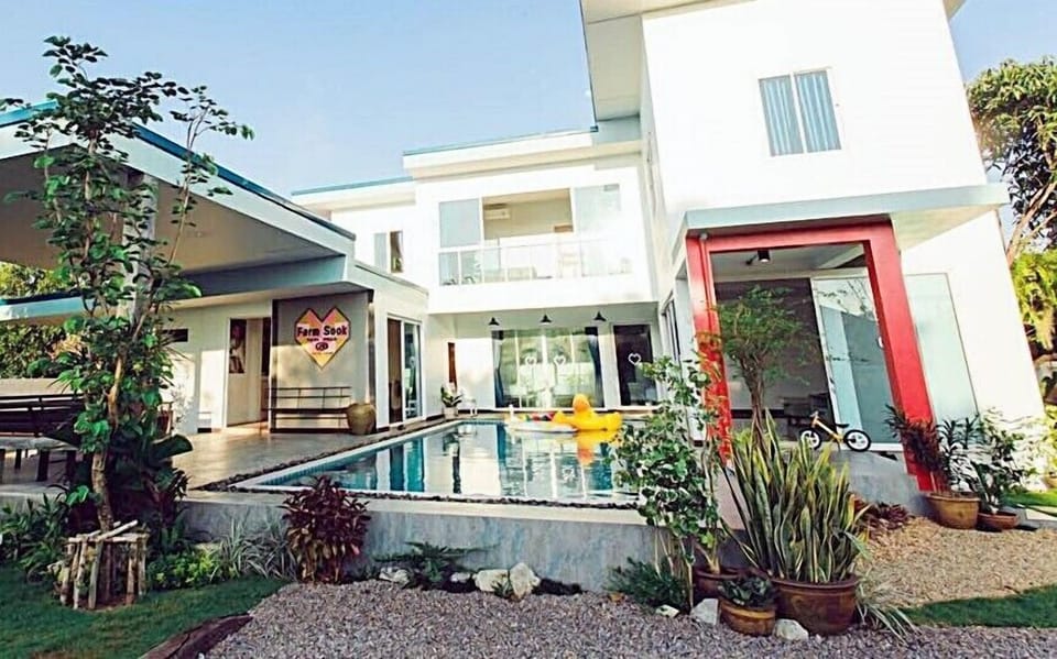 Front of property - evening/night