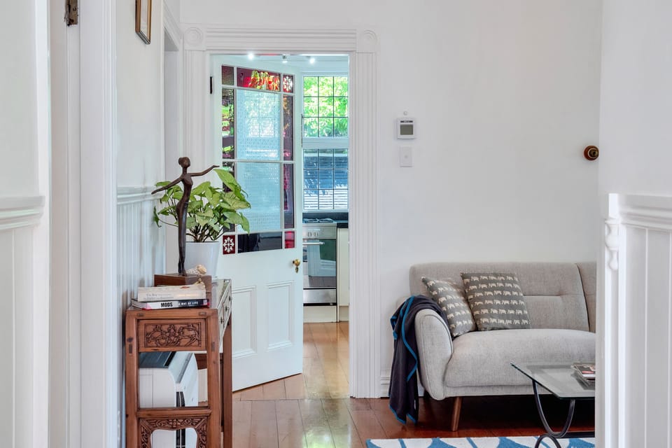 House, 3 Bedrooms | Living room | Smart TV, fireplace, Netflix