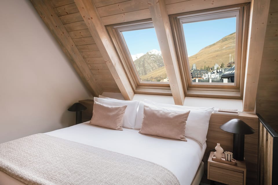 Deluxe Room (Duplex | 2 adults + 2 children) | Minibar, free WiFi, bed sheets