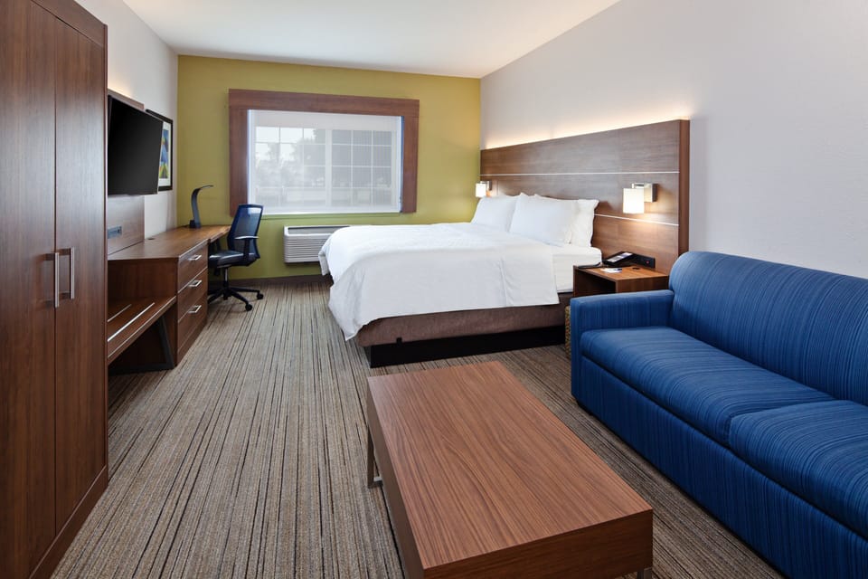 Egyptian cotton sheets, pillowtop beds, in-room safe, desk