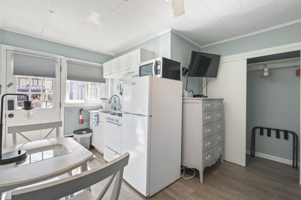 Double Room, Ensuite (Cottage B) | Free WiFi