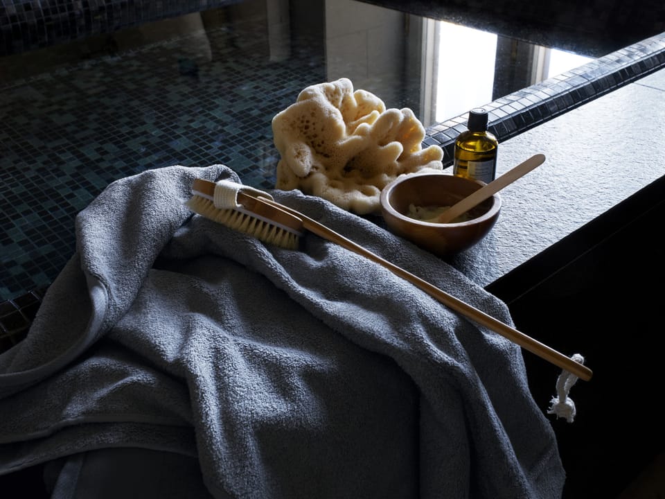 Couples treatment rooms, sauna, steam room, body treatments, body wraps