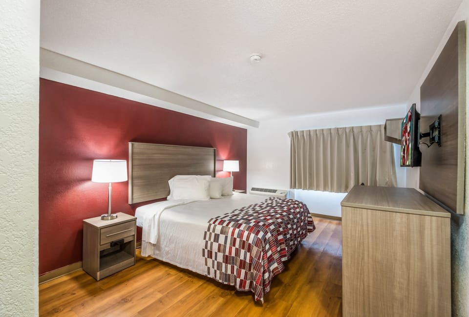 Desk, laptop workspace, blackout drapes, free WiFi